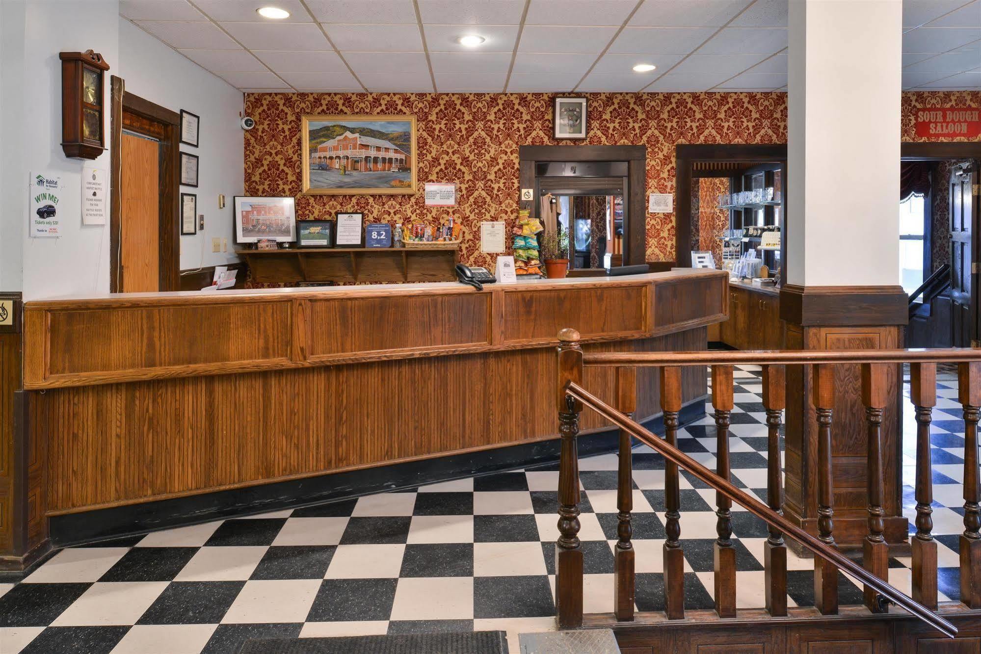 The Downtown, A Coast Hotel Dawson City Exterior photo